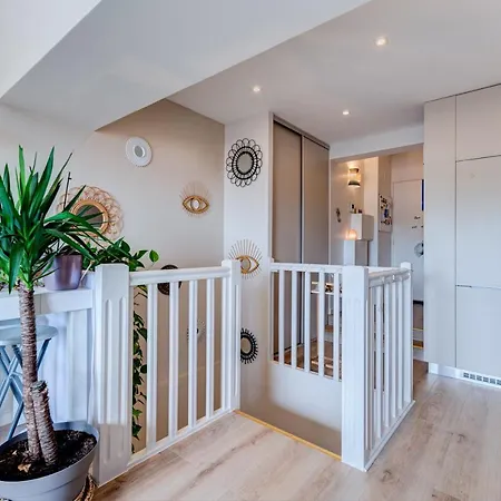 Fabron - Ac, Parking, Piscine, Wifi Apartment